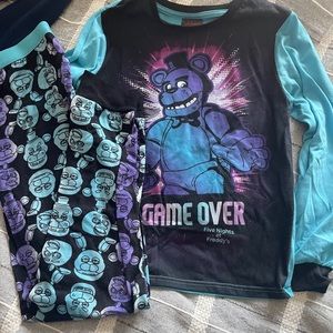 5 for $25 Youth girls Five Nights At Freddy’s pjs